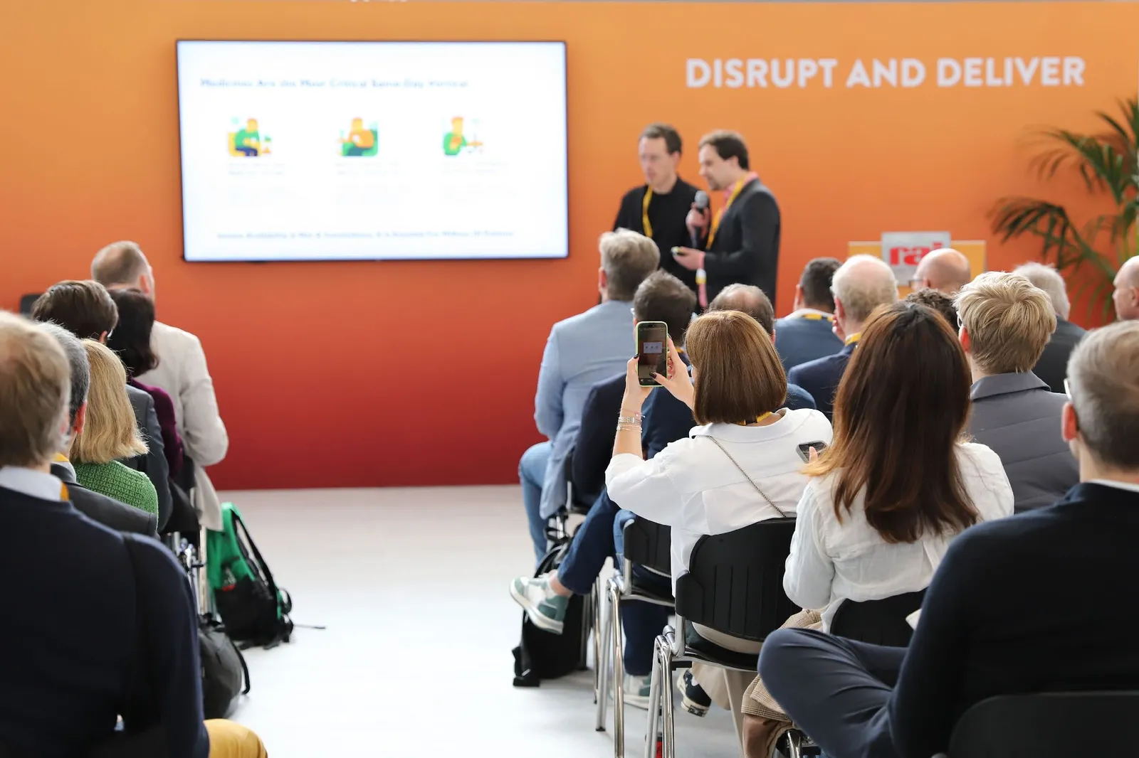 Conference session at Parcel+Post Expo